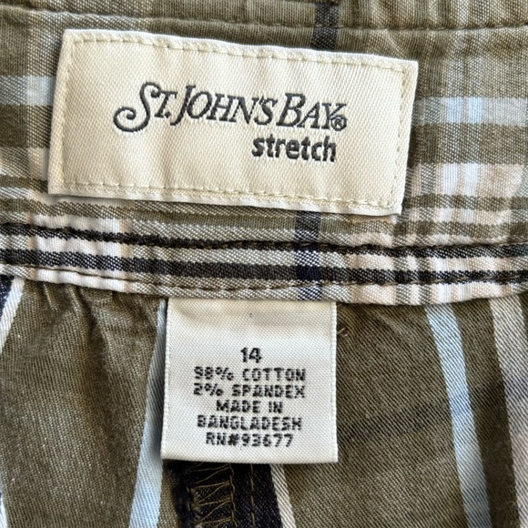 St. John’s Bay Women’s Stretch Plaid Skort - Size 14 - Green and Navy in Color - Picture 4 of 9